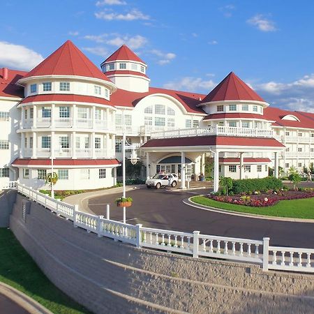 Blue Harbor Resort & Spa Шебойган Екстериор снимка