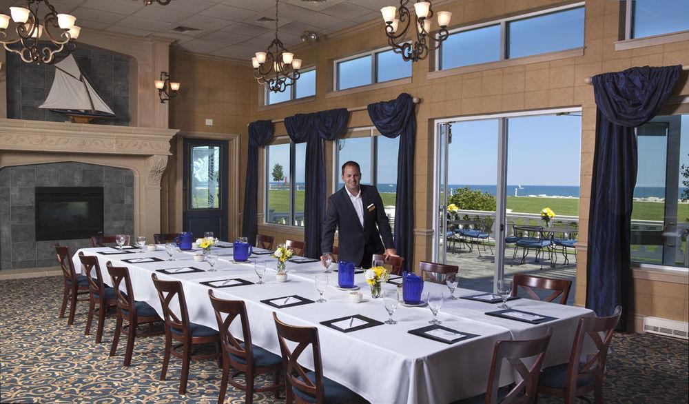 Blue Harbor Resort & Spa Шебойган Екстериор снимка