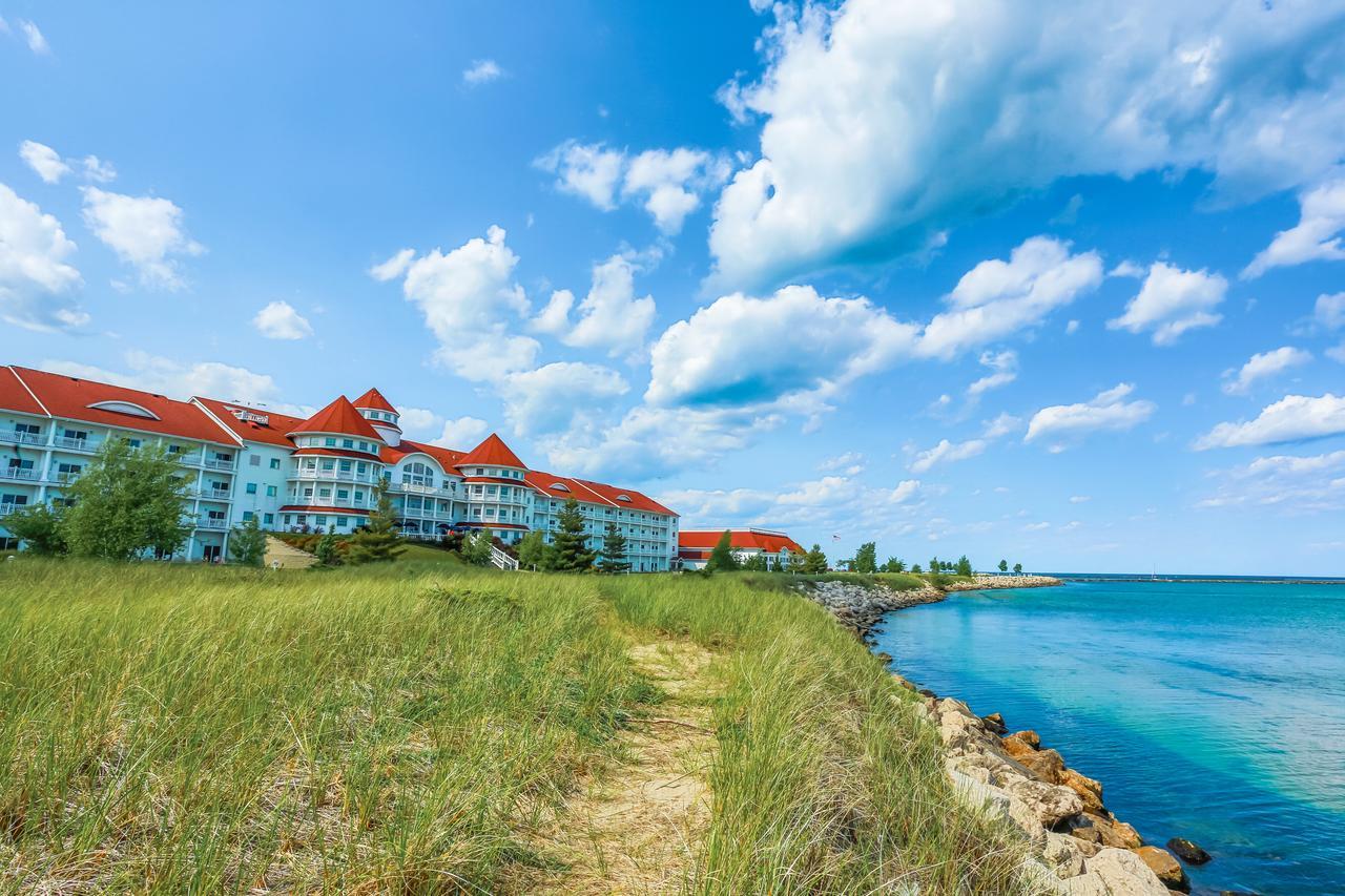 Blue Harbor Resort & Spa Шебойган Екстериор снимка