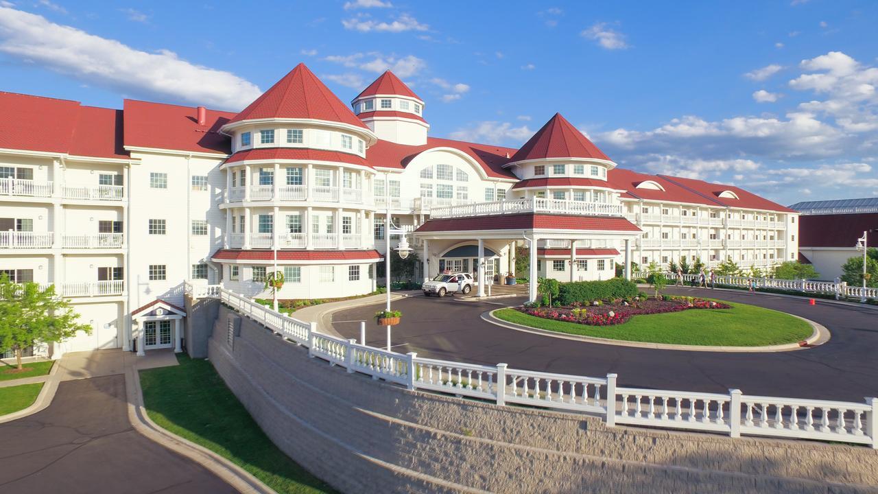 Blue Harbor Resort & Spa Шебойган Екстериор снимка