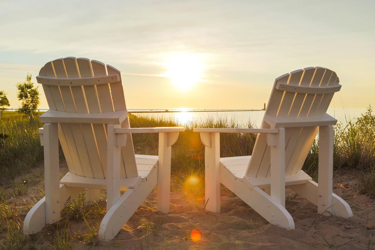 Blue Harbor Resort & Spa Шебойган Екстериор снимка
