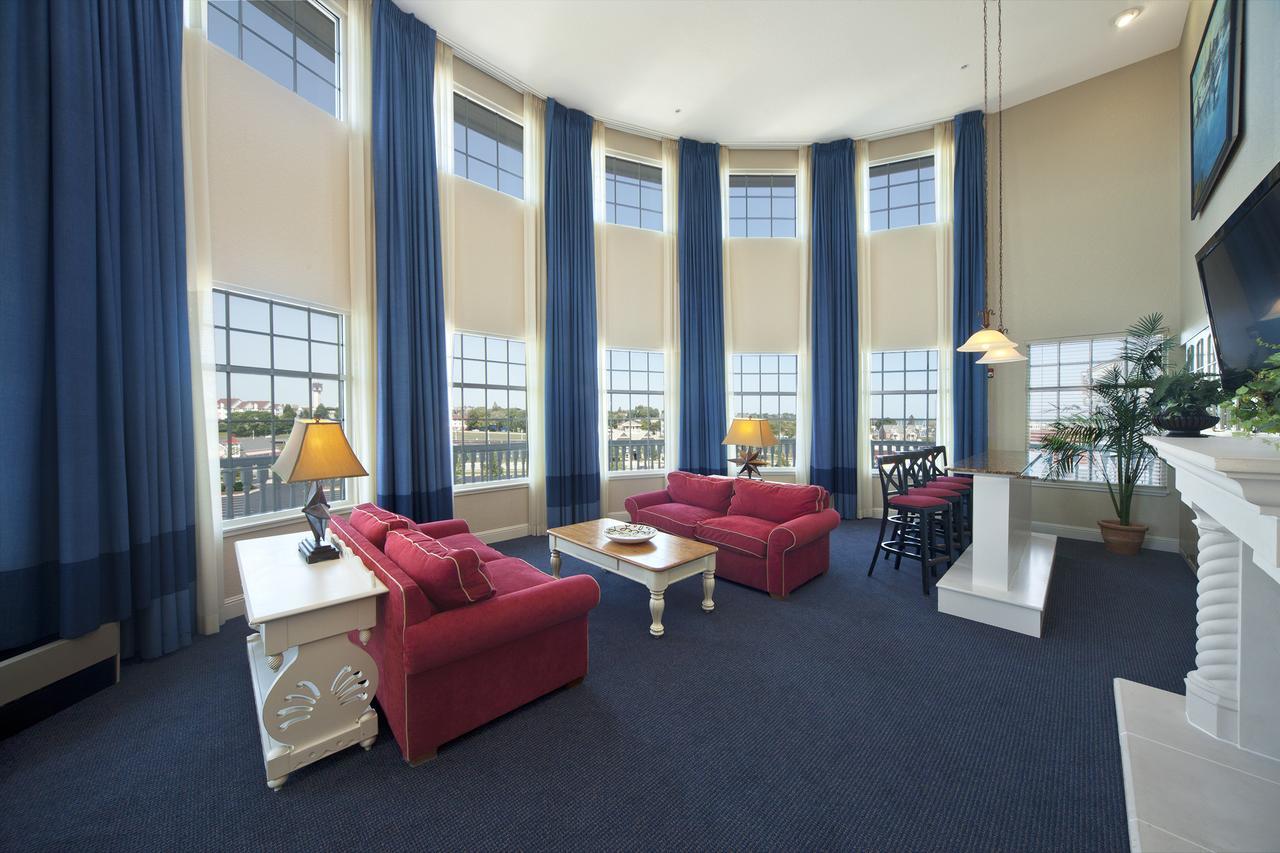 Blue Harbor Resort & Spa Шебойган Екстериор снимка