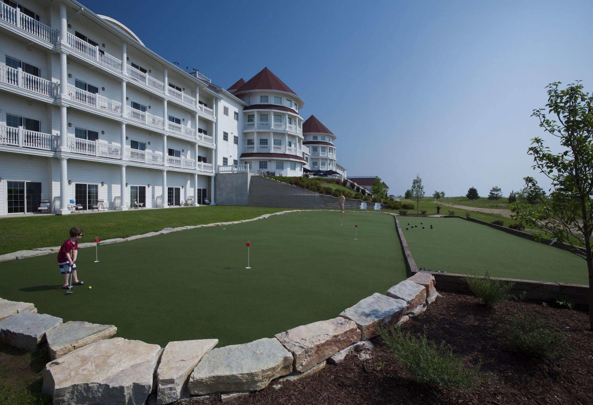 Blue Harbor Resort & Spa Шебойган Екстериор снимка