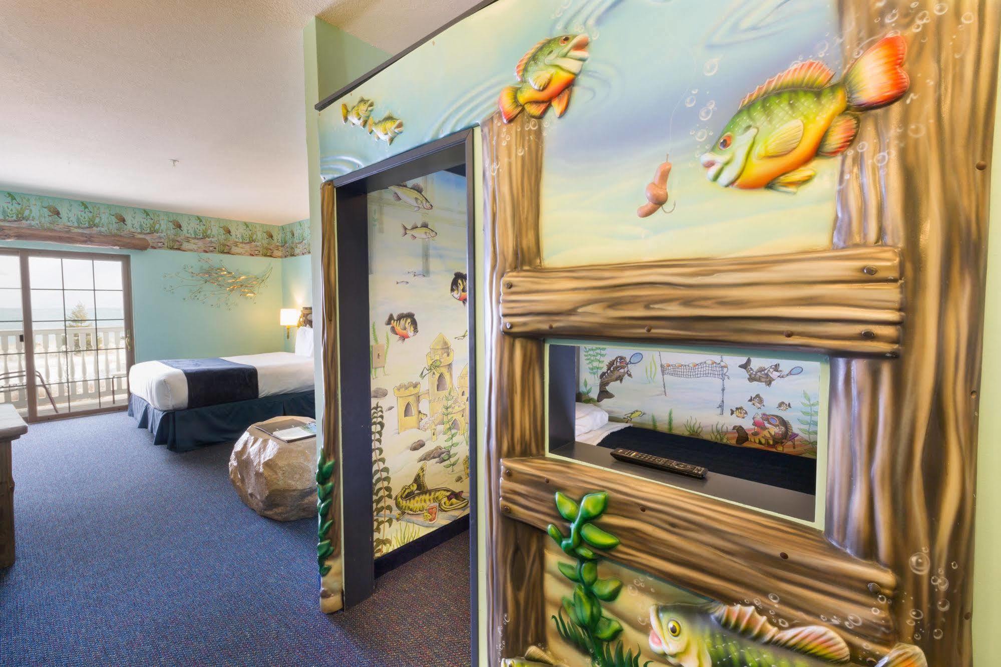 Blue Harbor Resort & Spa Шебойган Екстериор снимка