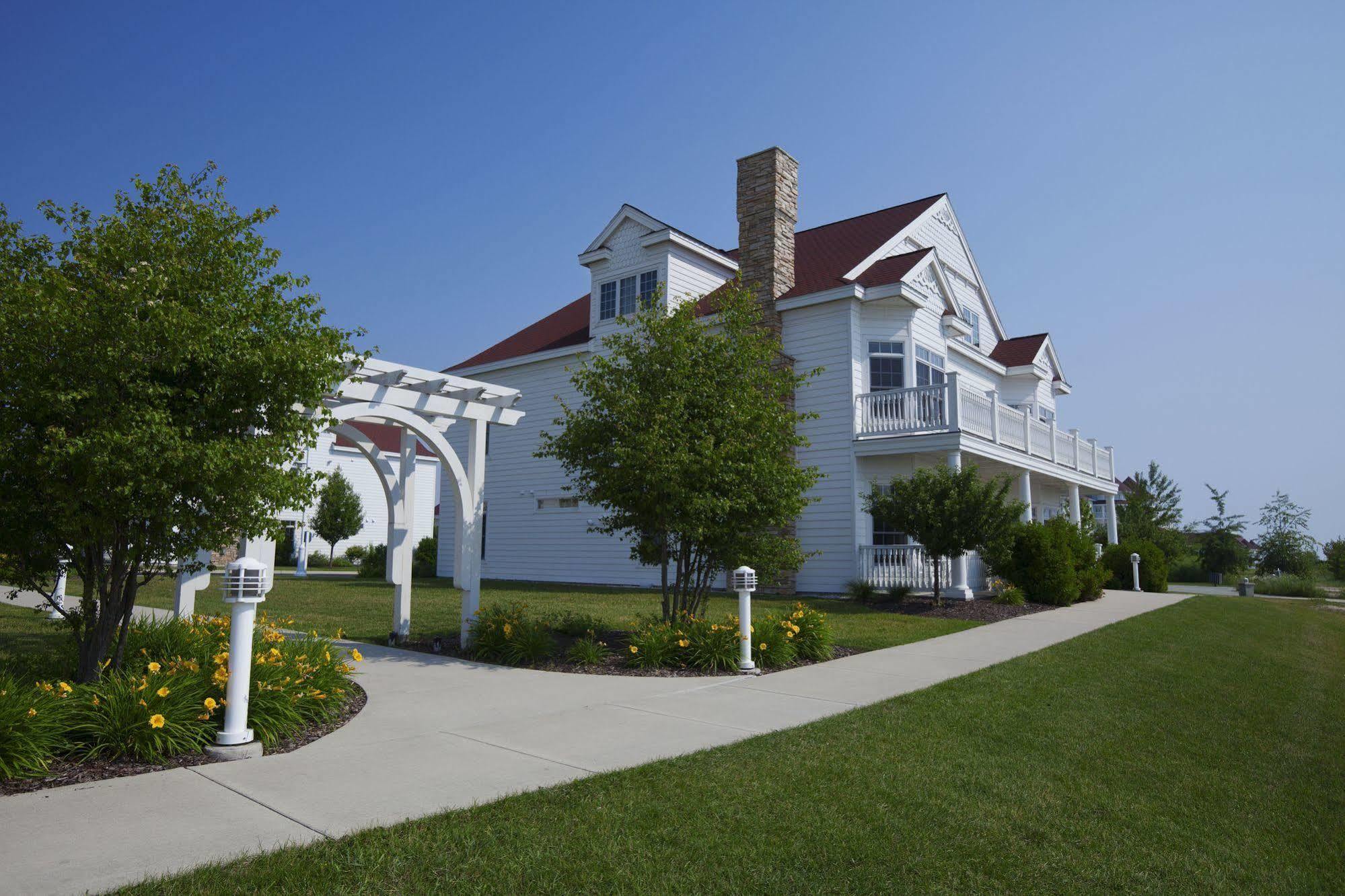Blue Harbor Resort & Spa Шебойган Екстериор снимка