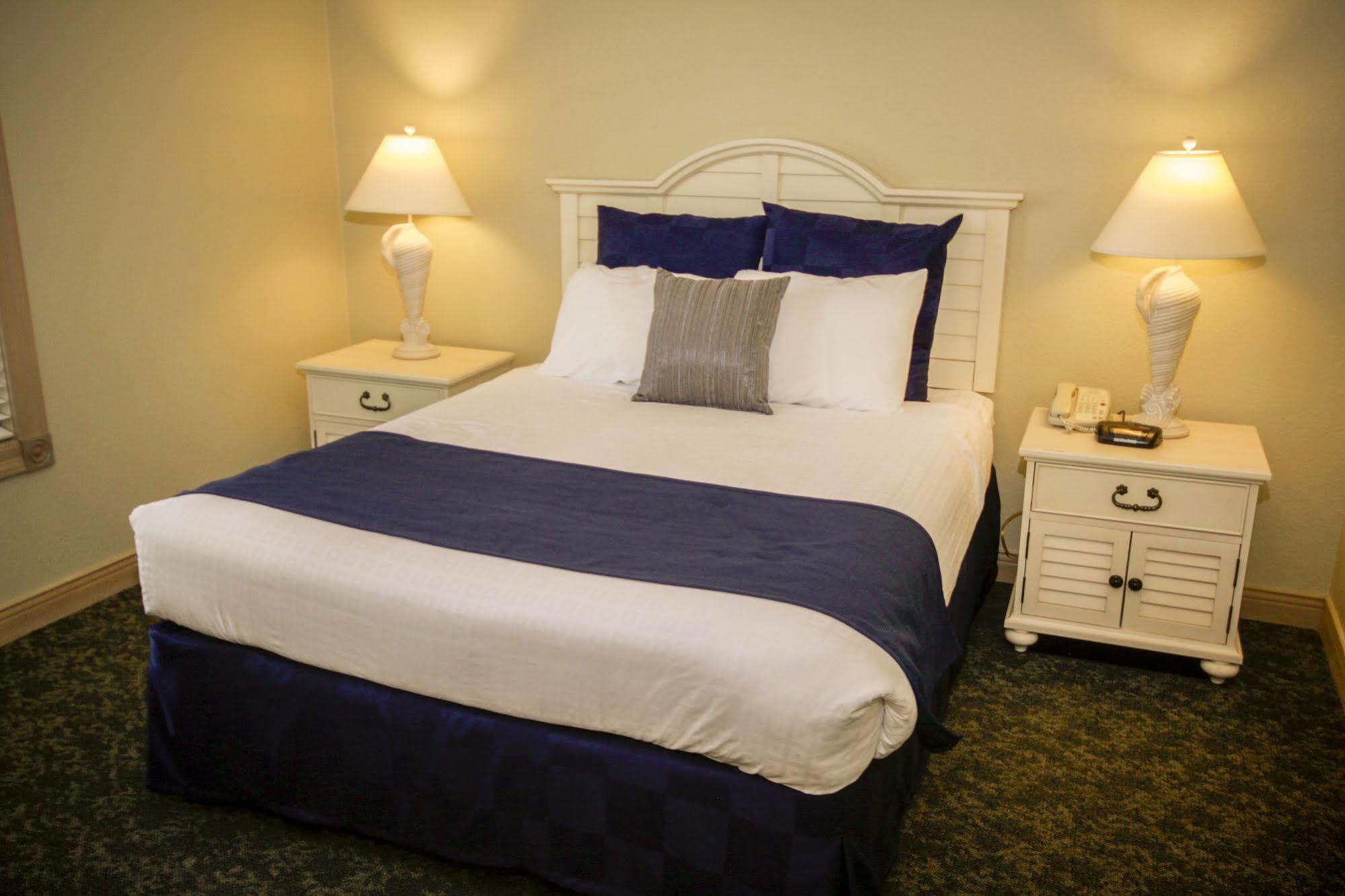 Blue Harbor Resort & Spa Шебойган Екстериор снимка