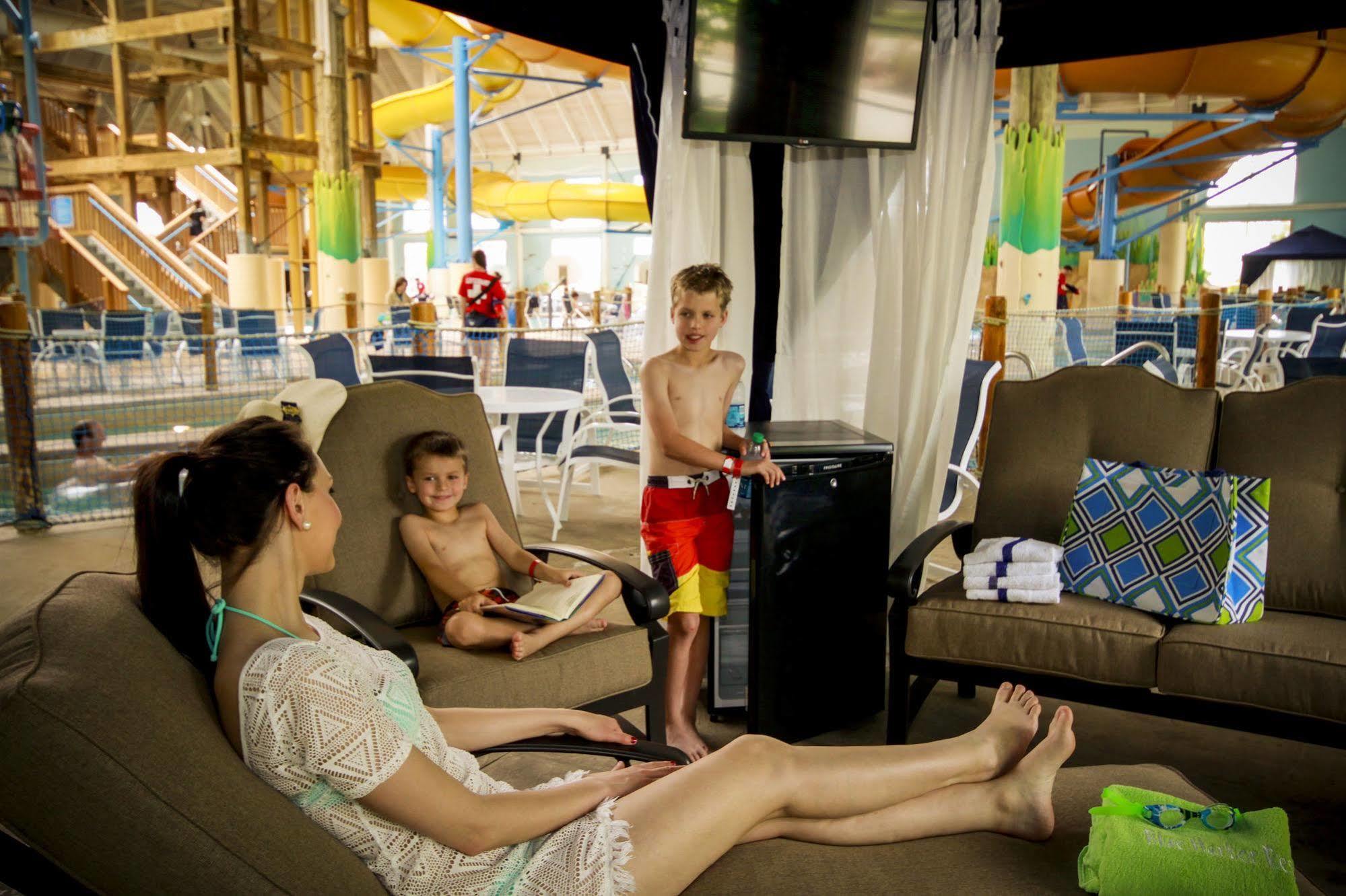 Blue Harbor Resort & Spa Шебойган Екстериор снимка